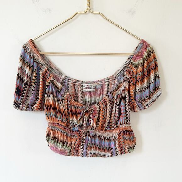 Urban Outfitters Kristi Zig Zag Y2K Aztec Rainbow Puff Sleeve Crop Top M - Picture 4 of 9